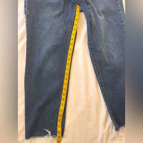Classic Women’s Old Navy High Rise Straight Leg Blue Denim Jeans Size 12 - Picture 4 of 6